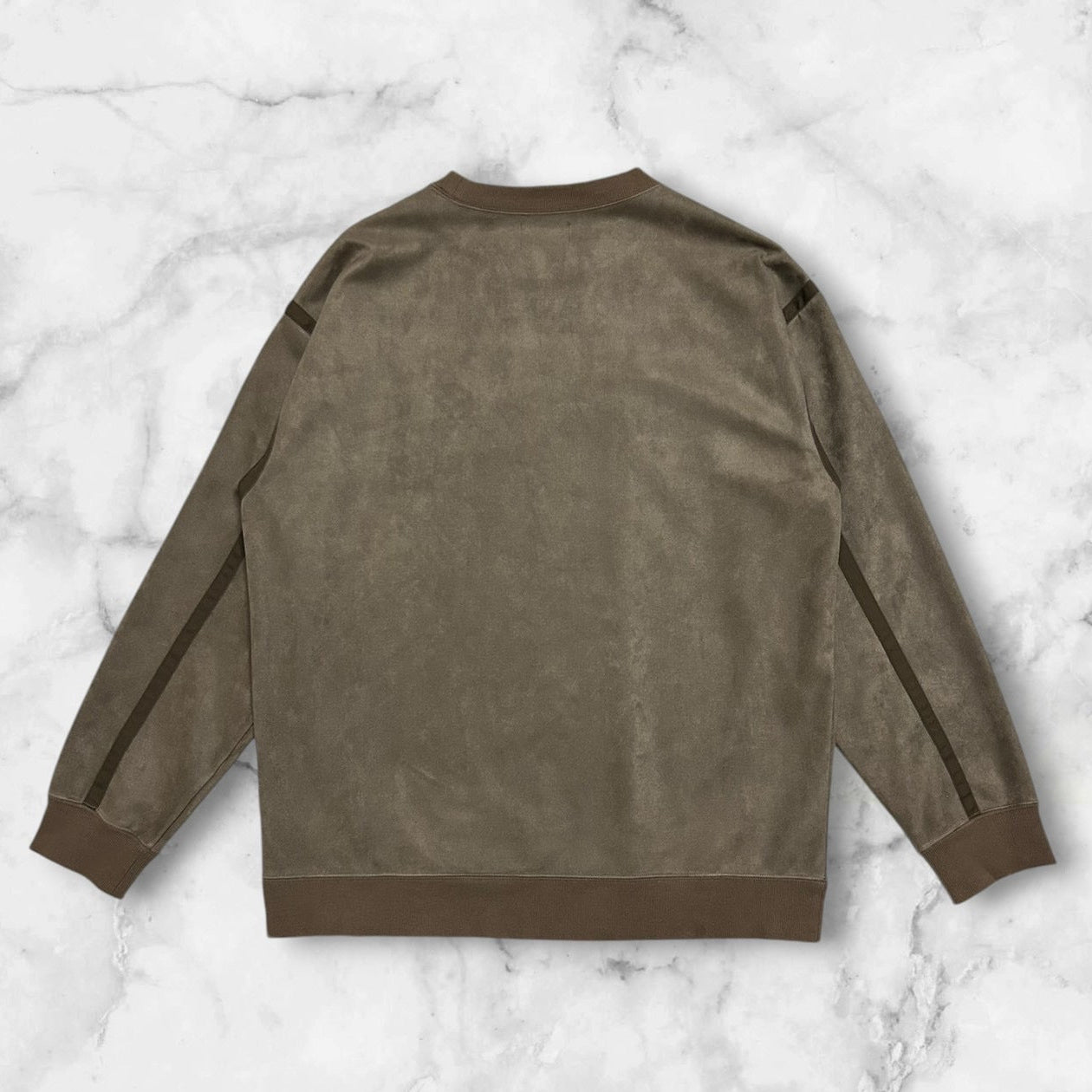 NO BRAND
SUEDE CREWNECK SWEATSHIRT