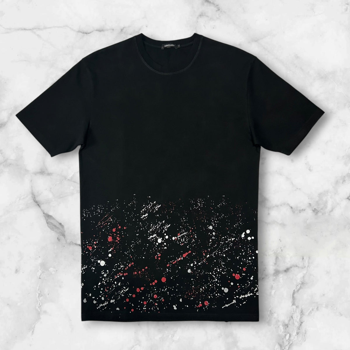 LOVELESS
DESIGN T-SHIRT