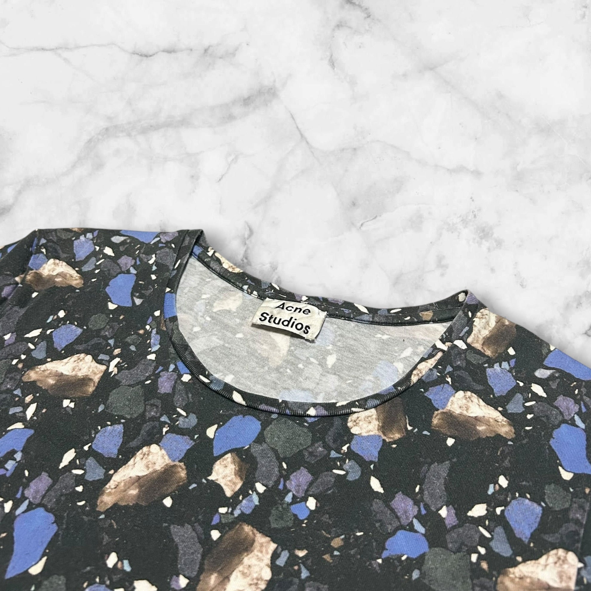 ACNE STUDIOS
STONE MOTIF GRAPHIC T-SHIRT
